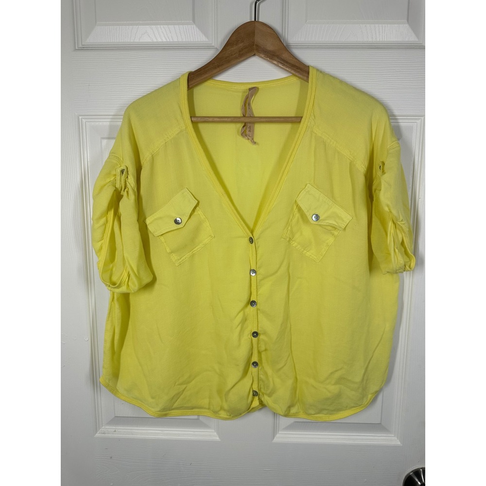 Bailey 44 Blouse Womens M Yellow V-Neck Button Down Short Sleeve Pocket USA Made